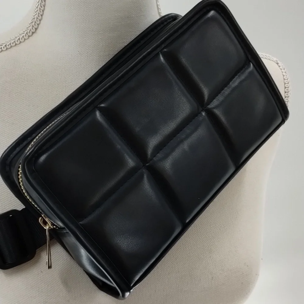 AMANDA UPRICHARD NY Black Vegan Leather Quilted Fanny Pack Belt Bag crossbody - Picture 4 of 9